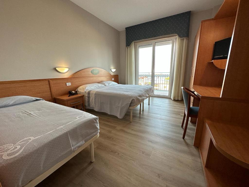 Hotel Costa Verde Пінето Екстер'єр фото