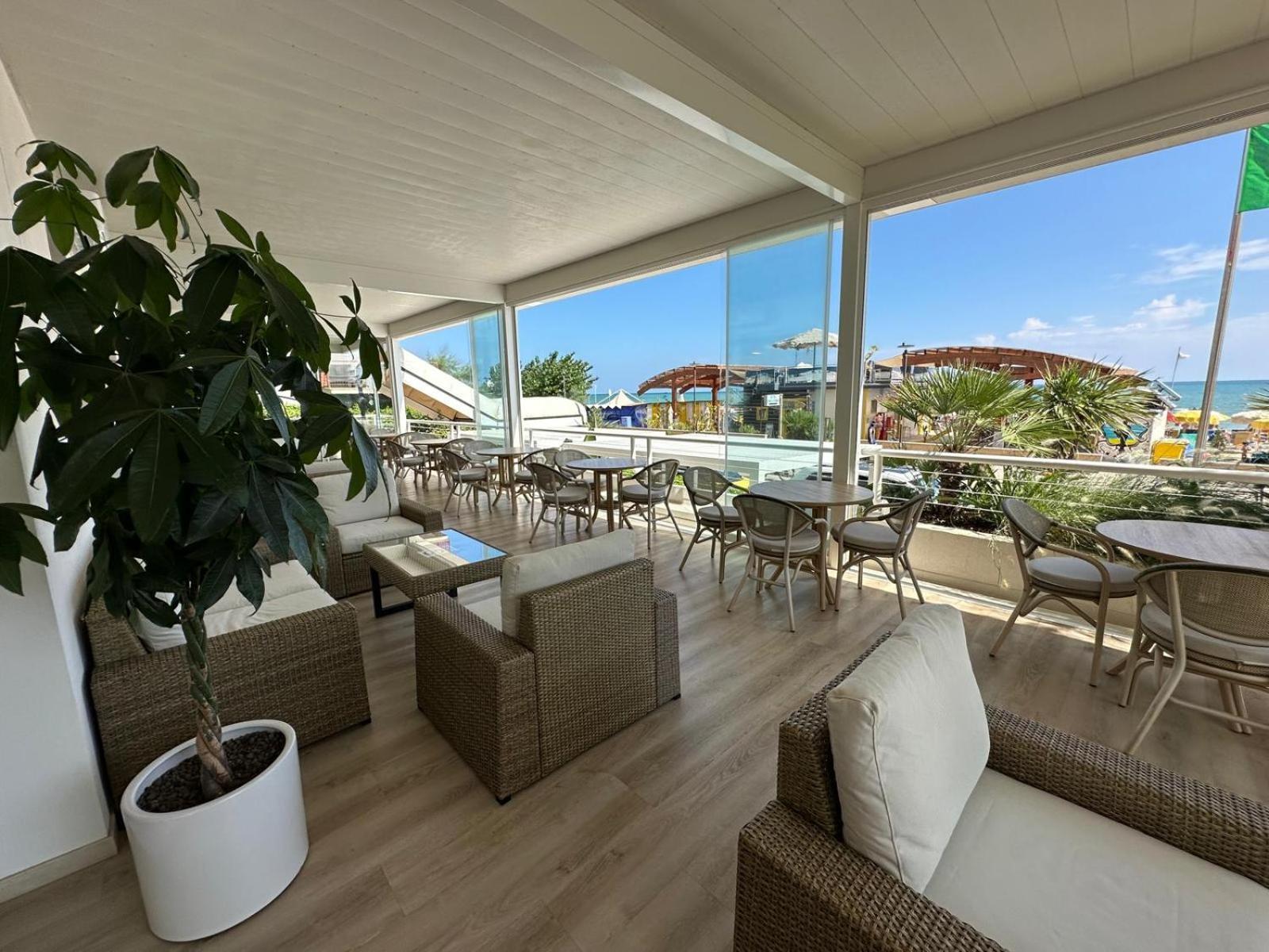 Hotel Costa Verde Пінето Екстер'єр фото