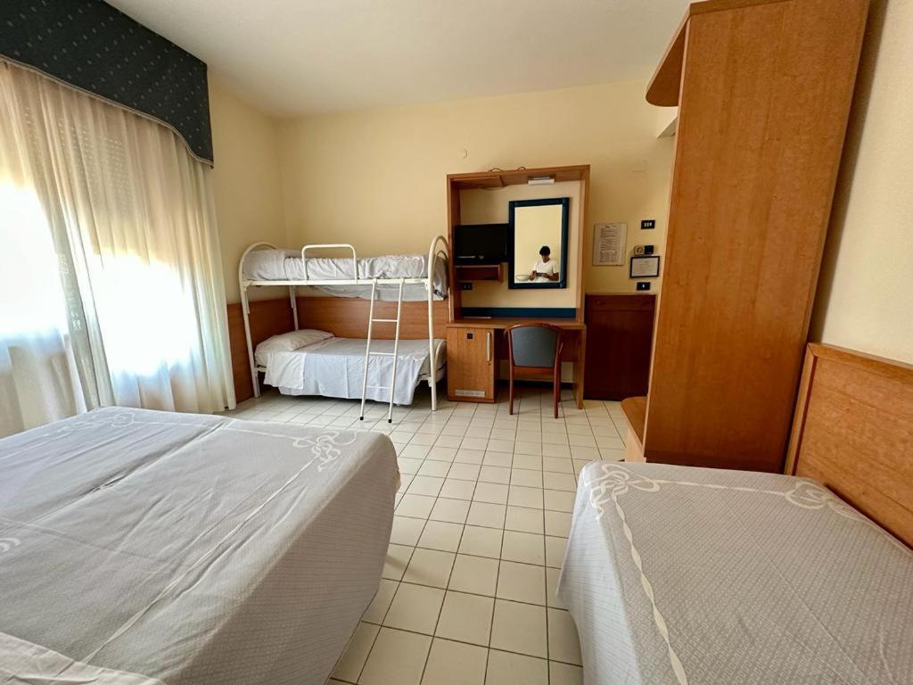 Hotel Costa Verde Пінето Екстер'єр фото